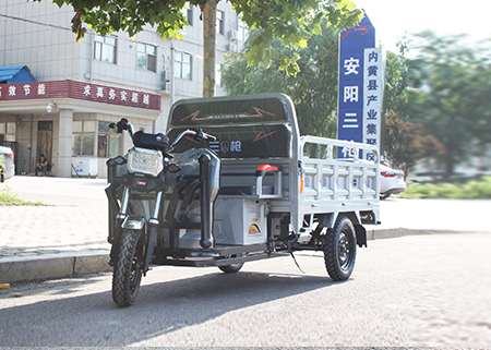 電動載人三輪車