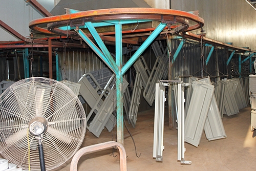 一體化電泳烤漆流水作業(yè)